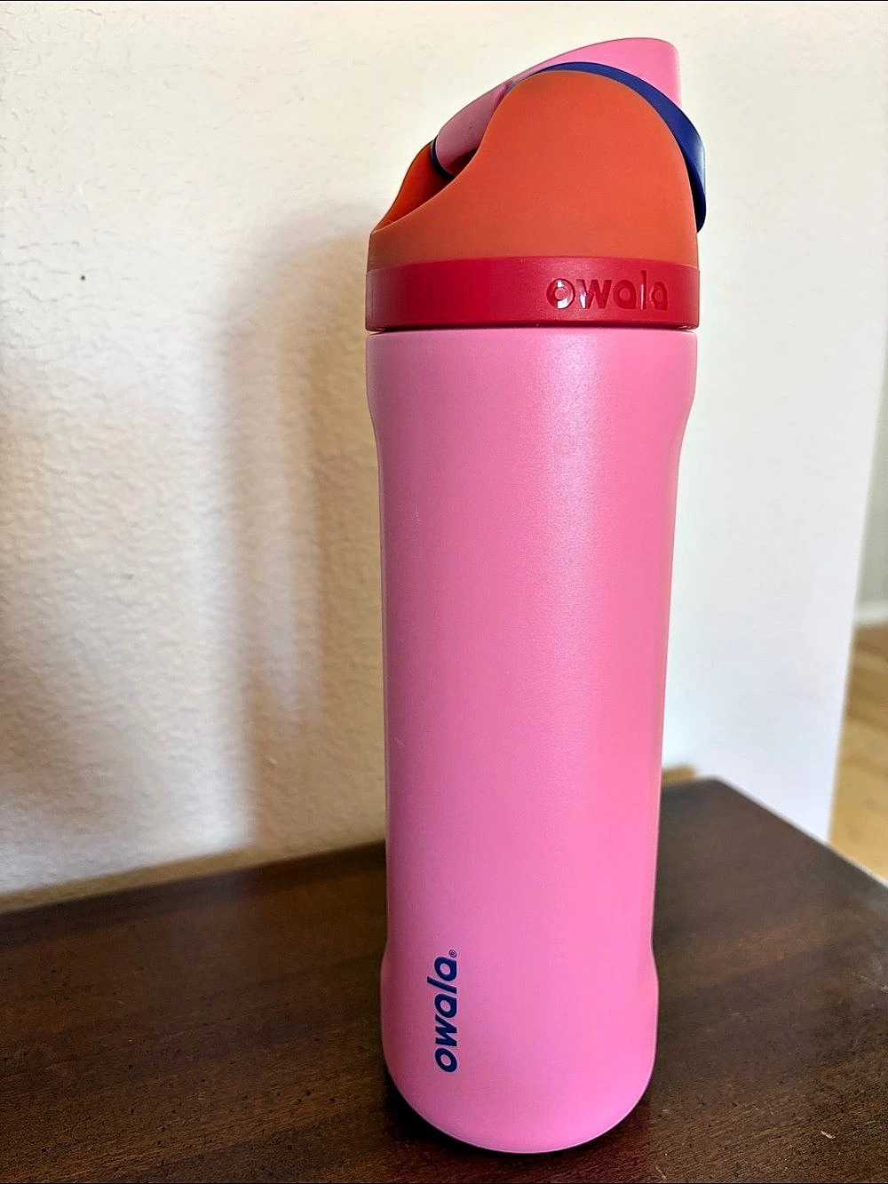 Owala FreeSip Insulated Stainless Steel Water Bottle in Pink & Orange 24oz